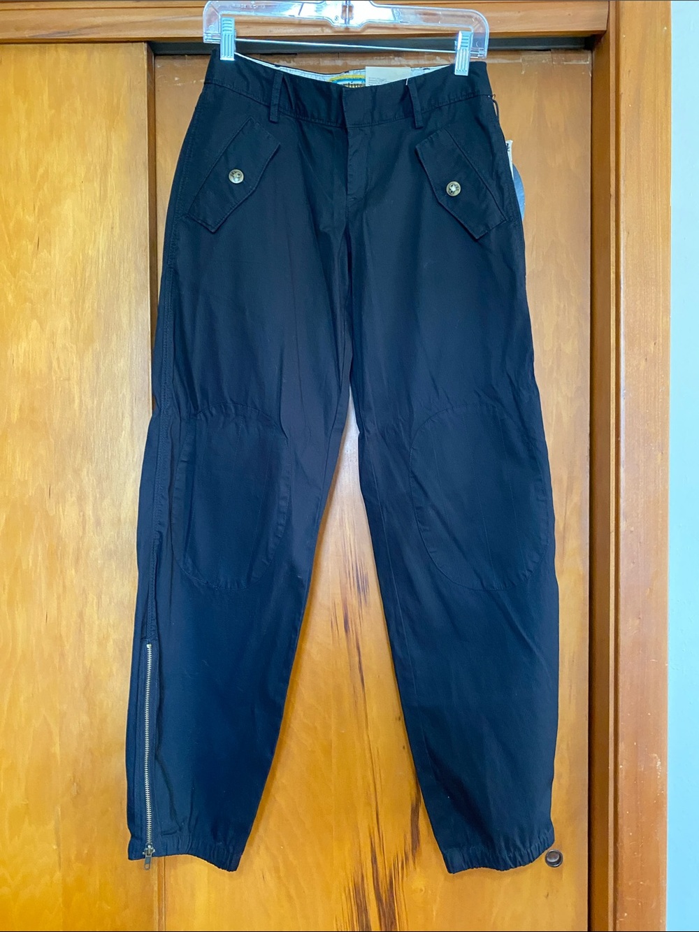 NWT Women's Black Cargo Jogger Pants Ankle Zip Skull Snap Streetwear Skate Goth